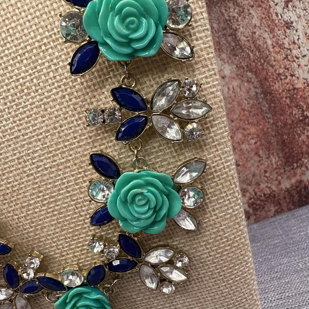 Bizou Crystal Cowgirl Floral Turquoise Blue Rose Rhinestone Flower Necklace - Picture 2 of 5